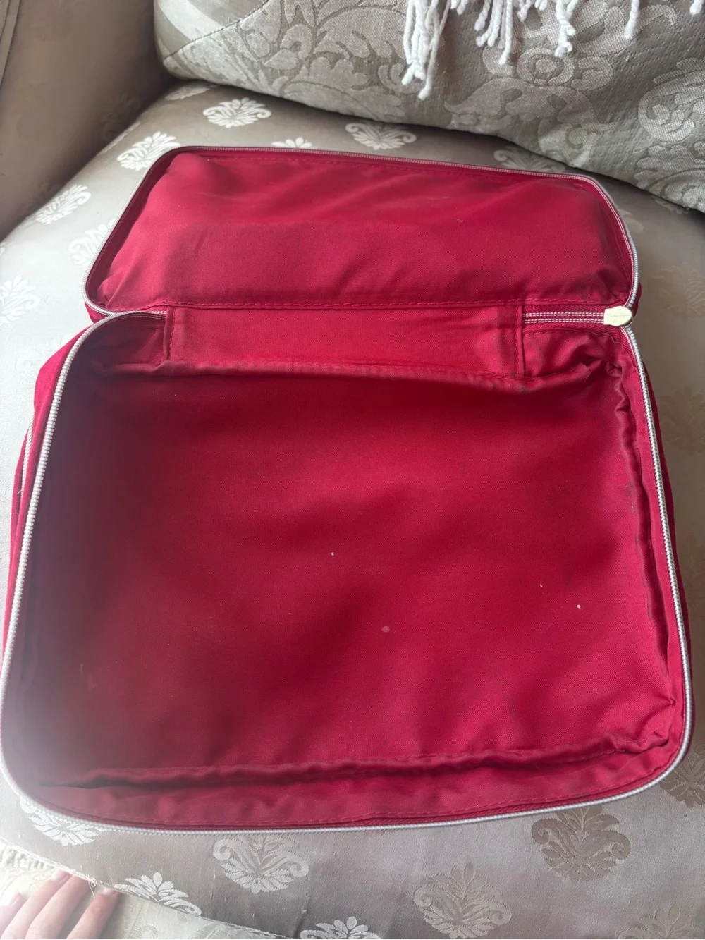 Estée Lauder Red Velvet Bow Cosmetic case